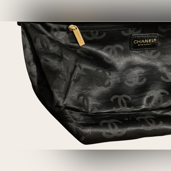 Pebbled Shoulder Tote Bag - Picture 7 of 12